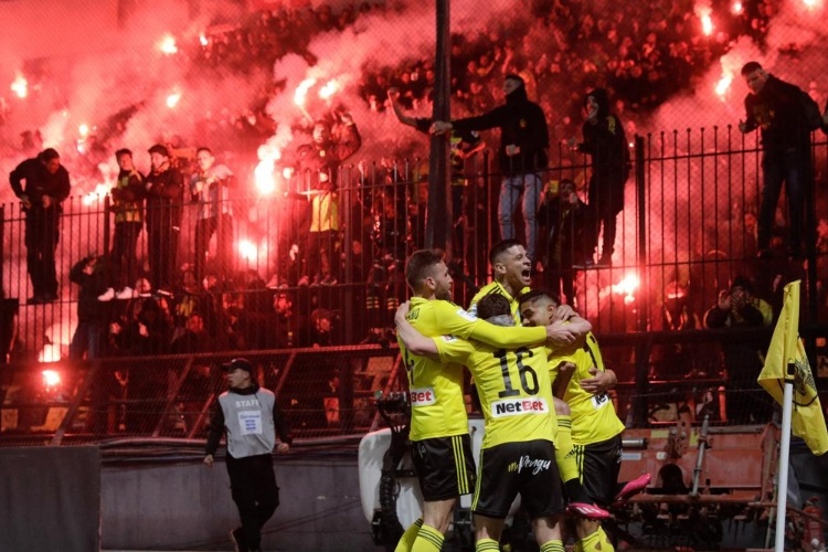 anoigma-ghpedon-piso-stis-kerkides-epeita-apo-dyo-mhnes