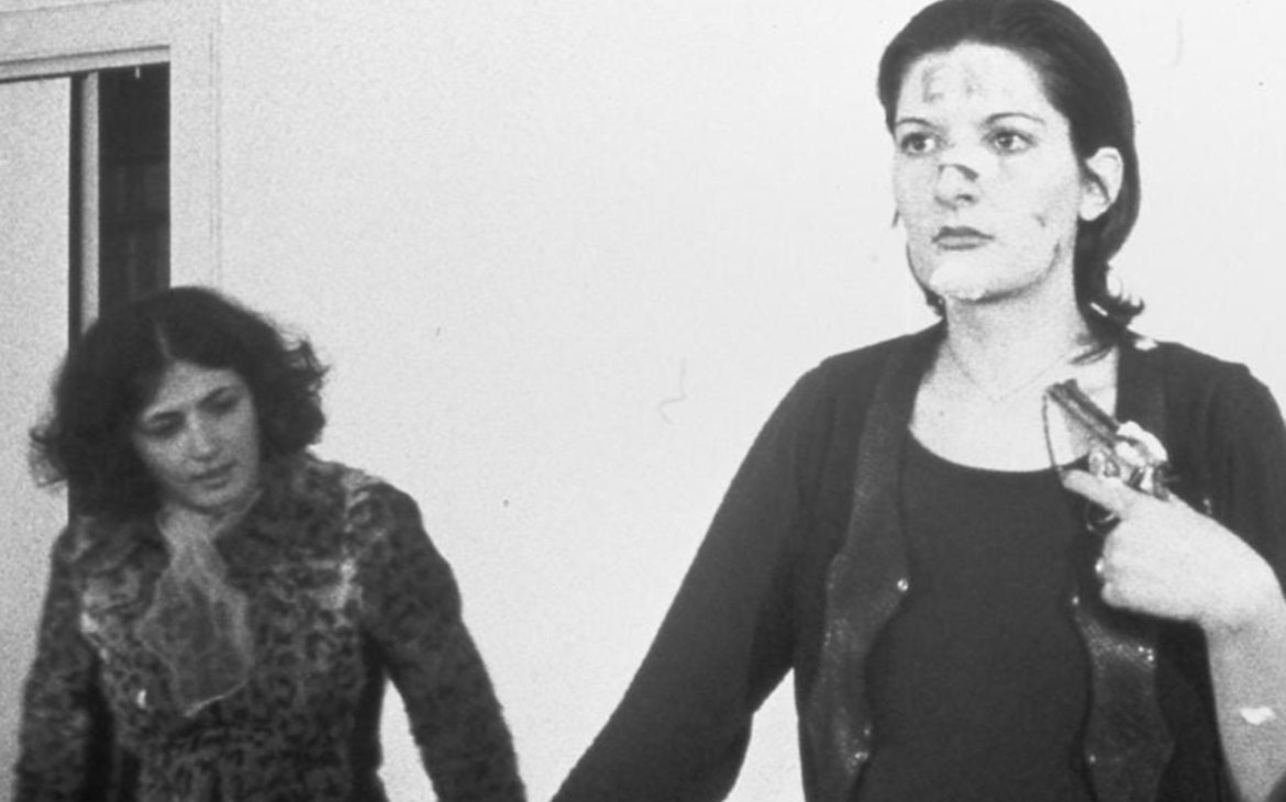 Μαρίνα Αμπράμοβιτς, πόζες