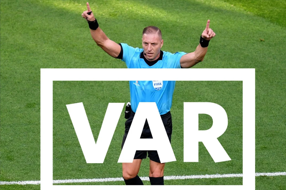 Var Διαιτητής
